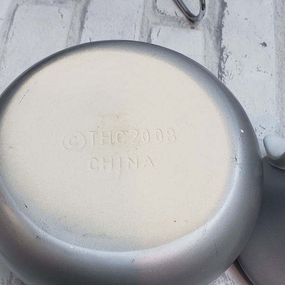 Kisses Ceramic Fondue Pot w/Hershey's Mugs - Picture 10 of 14